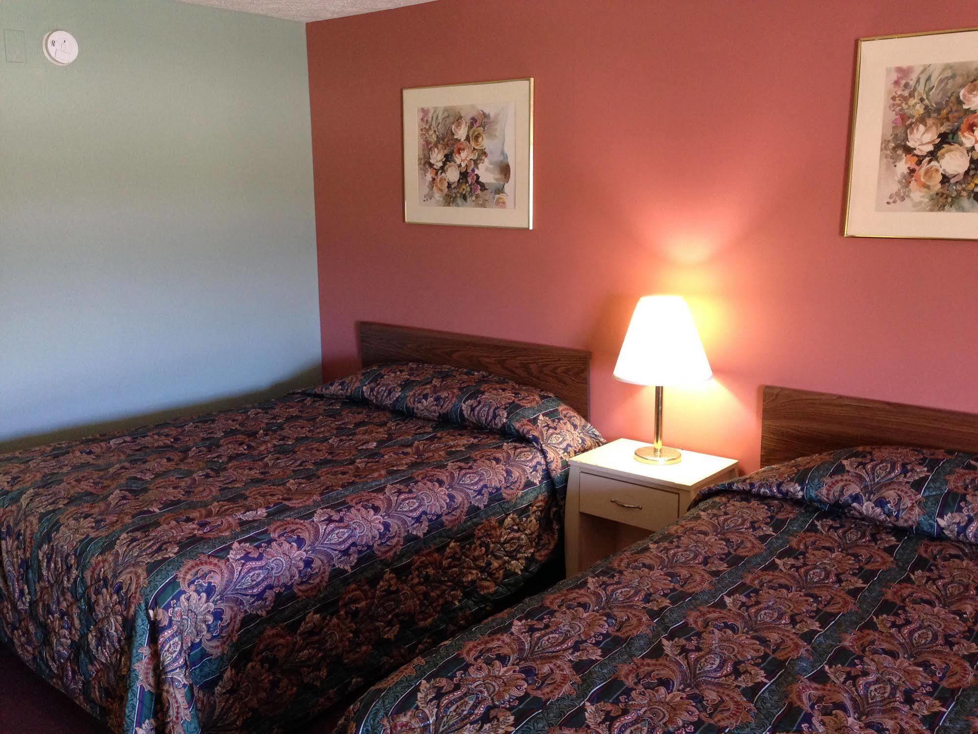 Key West Inn - Hobart Меррилвилл Экстерьер фото