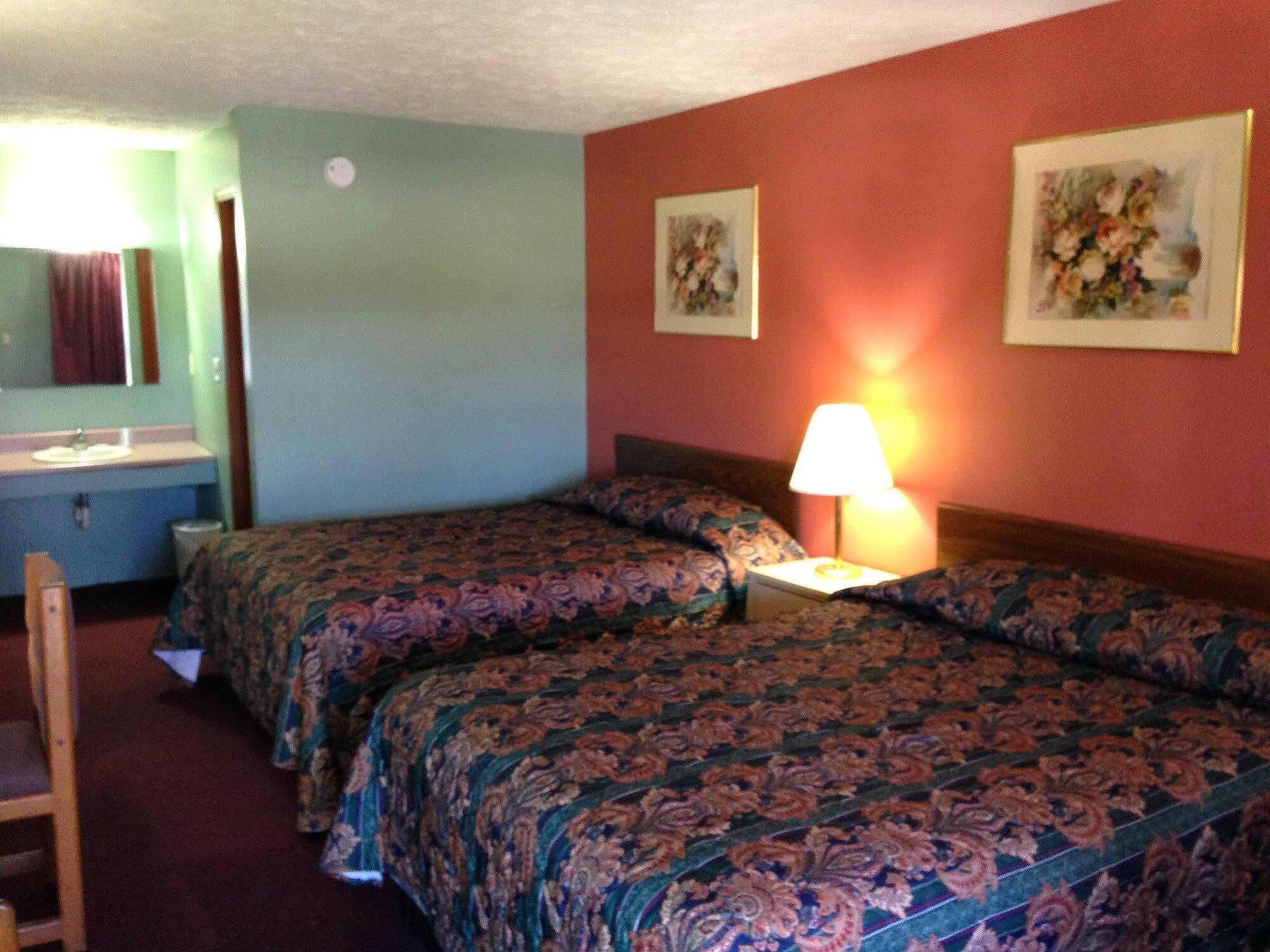Key West Inn - Hobart Меррилвилл Экстерьер фото