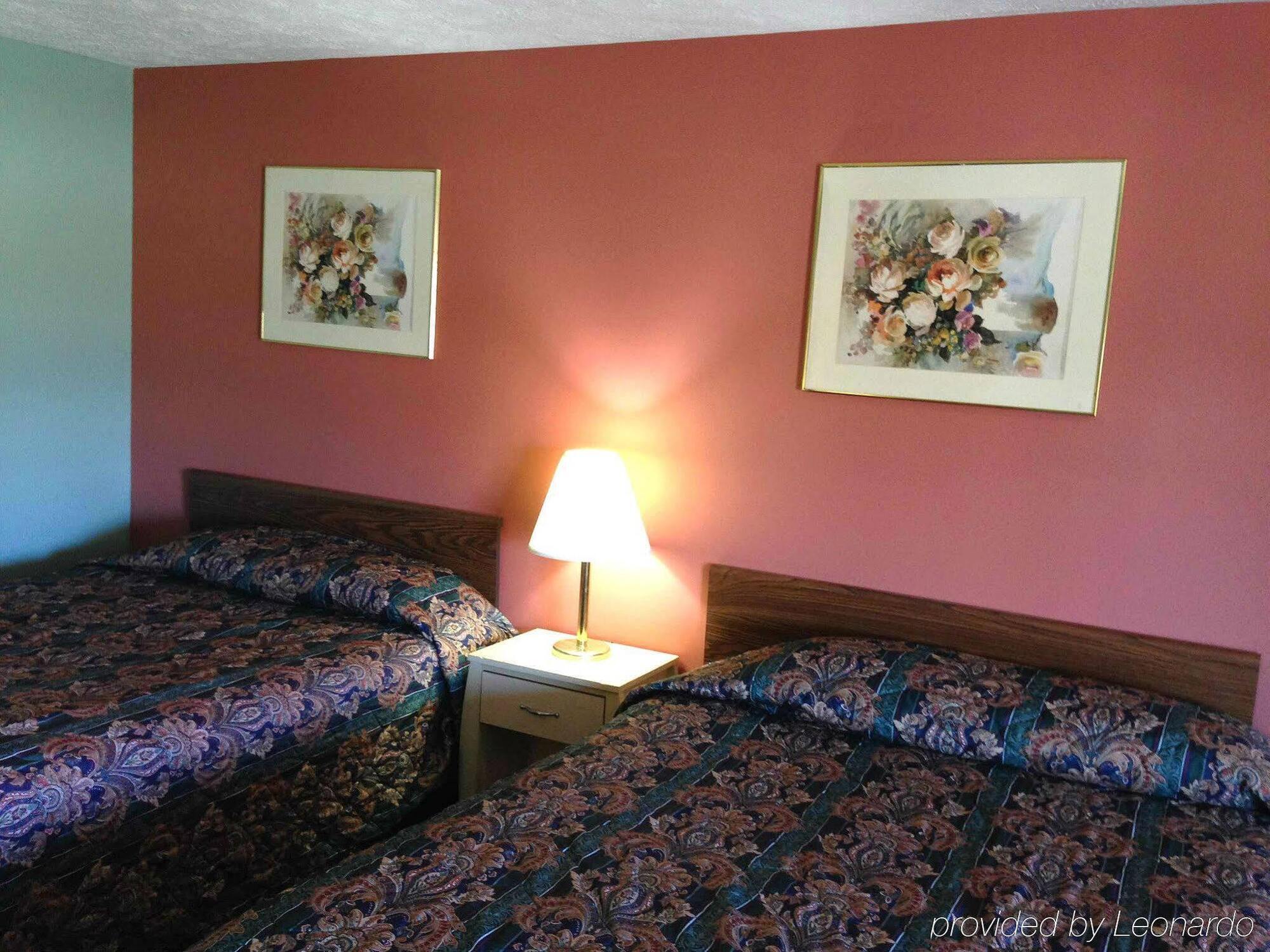 Key West Inn - Hobart Меррилвилл Экстерьер фото
